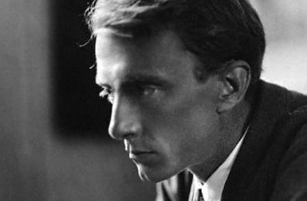 Black and white headshot of writer Edward Thomas
