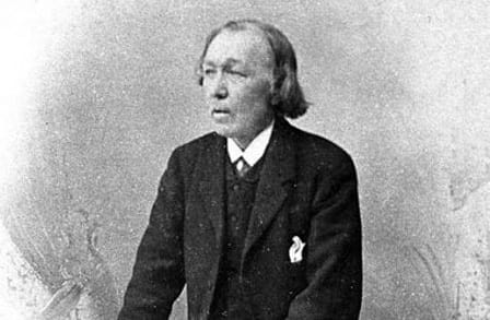 Black and white headshot of writer William McGonagall