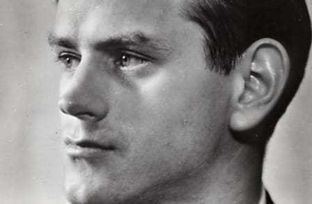 Black and white side profile of poet Paul Engle.