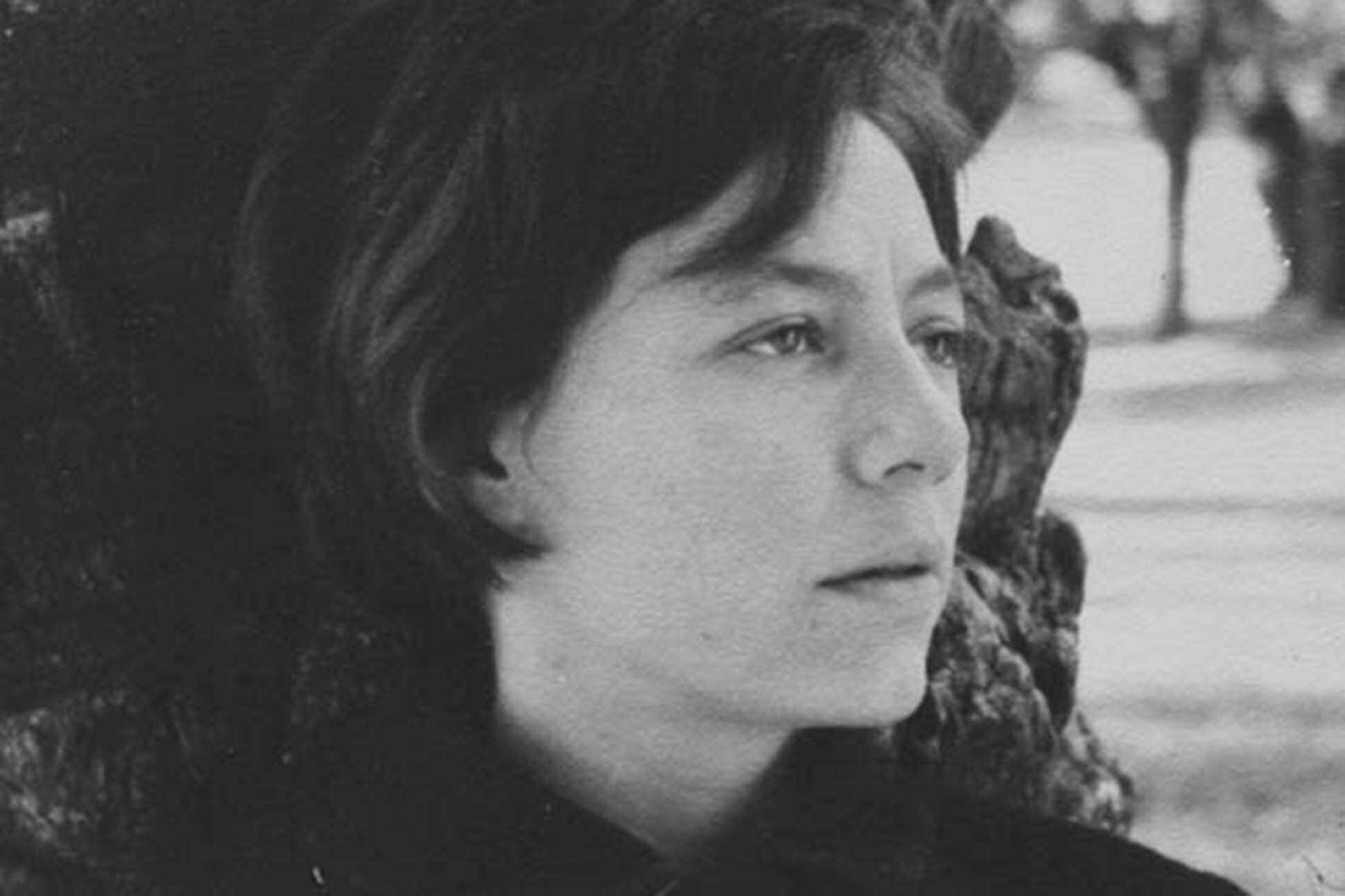 Black and white image of Alejandra Pizarnik.