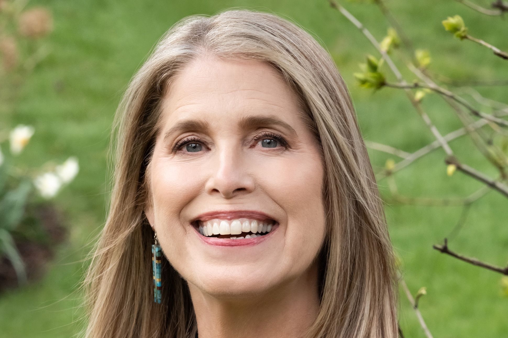 Headshot of Elise Paschen