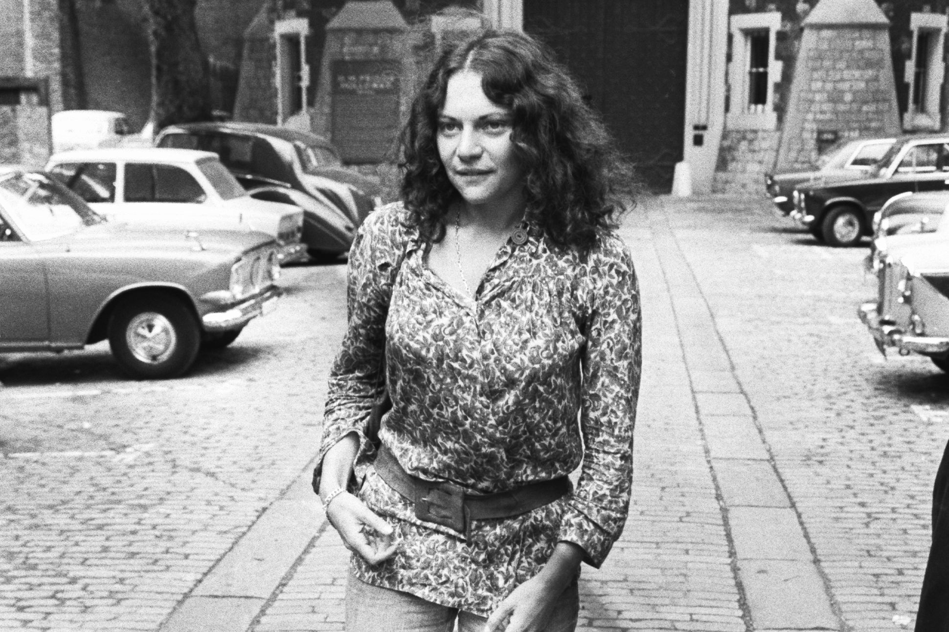 Picture of Anna Mendelssohn walking outside of Holloway Prison in London .