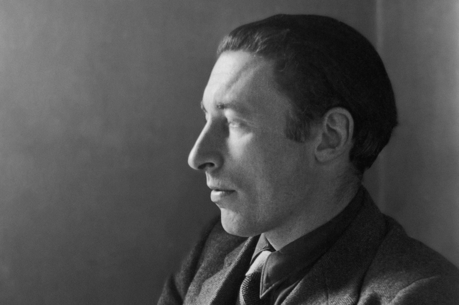 Anglo-Irish poet, playwright and BBC radio writer/producer Louis MacNeice (1907 - 1963), 10th August 1946. Original publication: Picture Post - 4156 - A Nest Of Singing Birds - pub. 1946